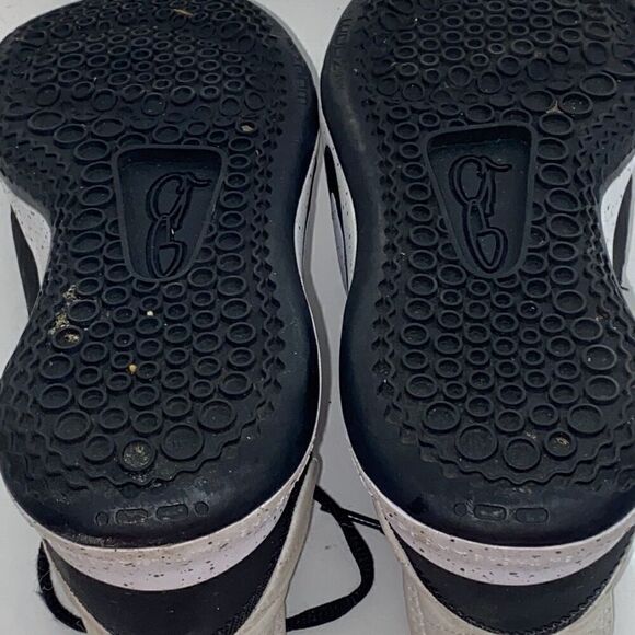 Nike Men\'s Black White Oreo PG 3 Paul George Mid Top Lace Up Sneaker Size 5 main image 4